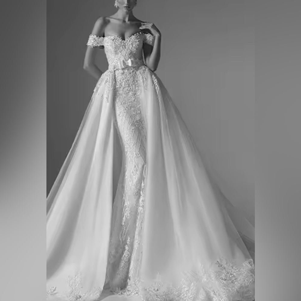 Retail $2445 Couture Melendez Off-Shoulder Lace Wedding Dress